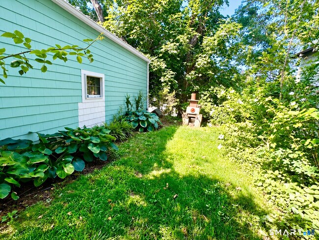 Building Photo - 23 Quintard Ave
