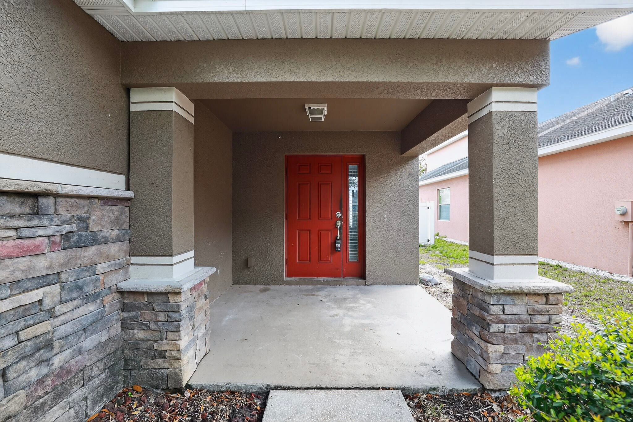 Building Photo - 10629 Shady Preserve Dr