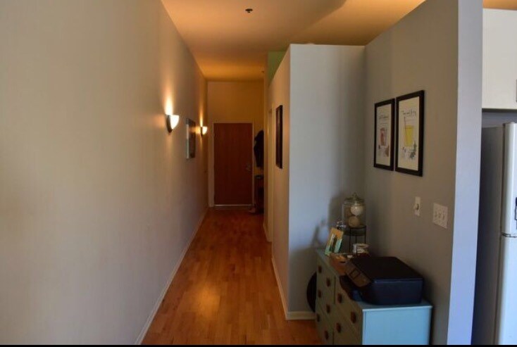 Building Photo - 1924 N Hubbard St