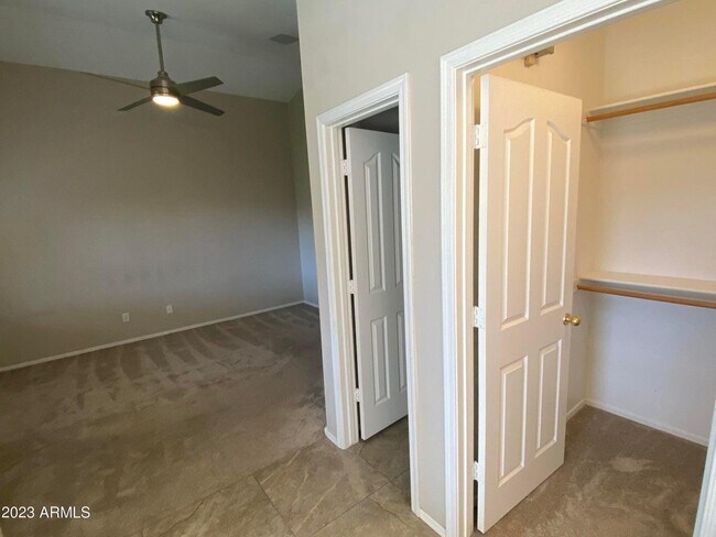 Building Photo - 6335 W Saddlehorn Rd