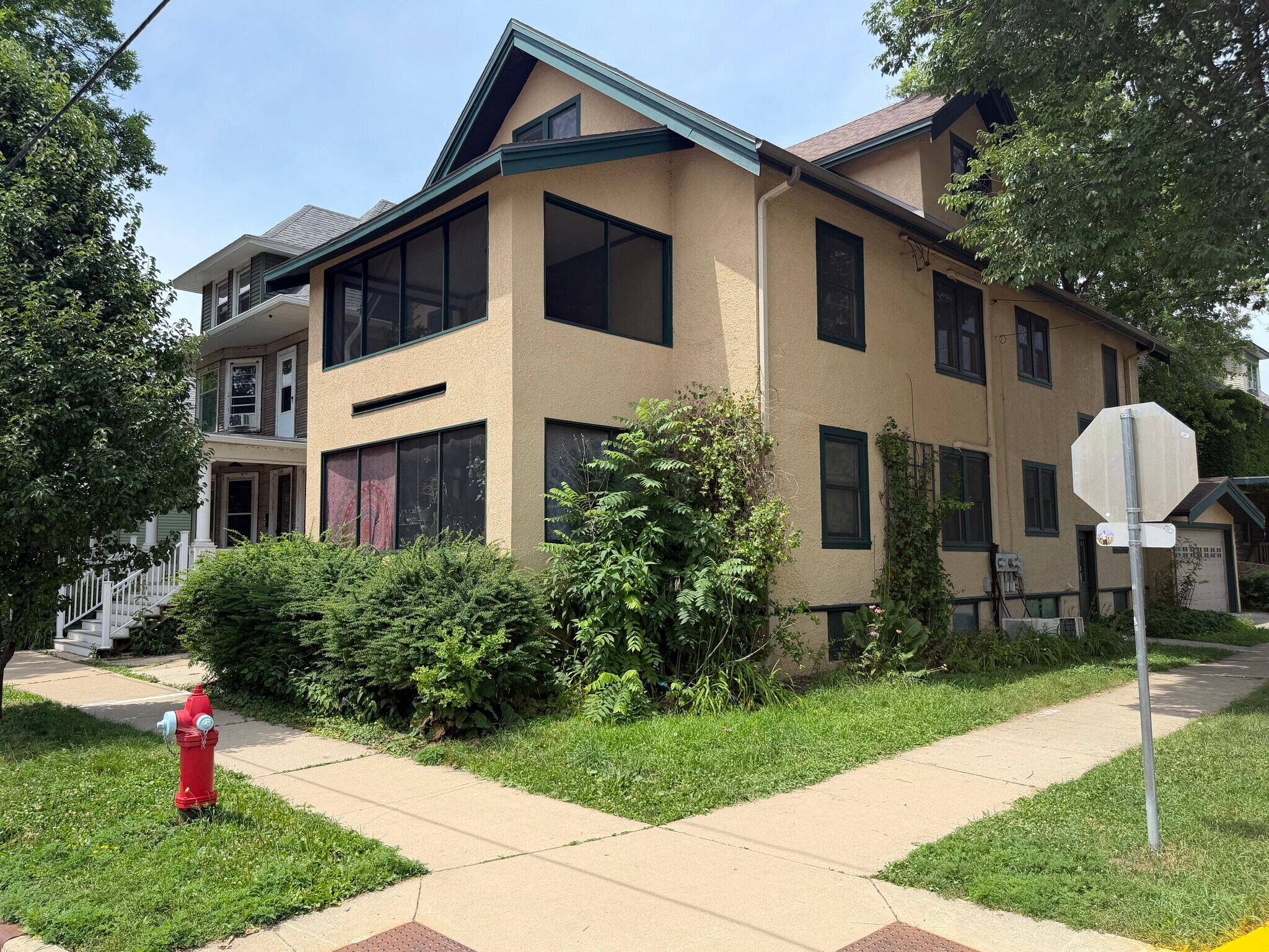 Building Photo - 1256 Spaight St
