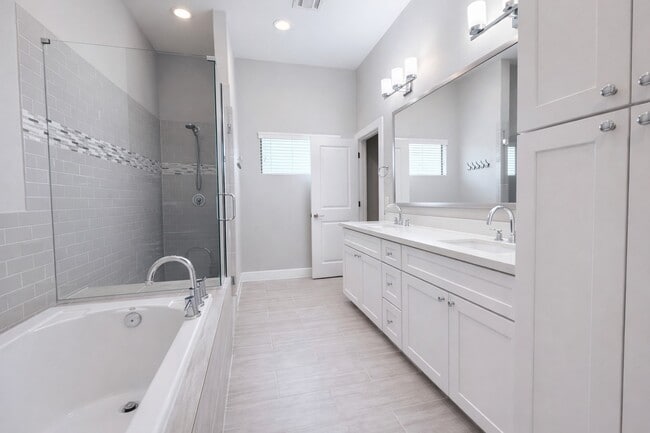 Building Photo - 10806 Warwana Rd