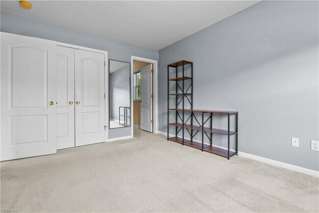Building Photo - 13468 Whippingham Pkwy