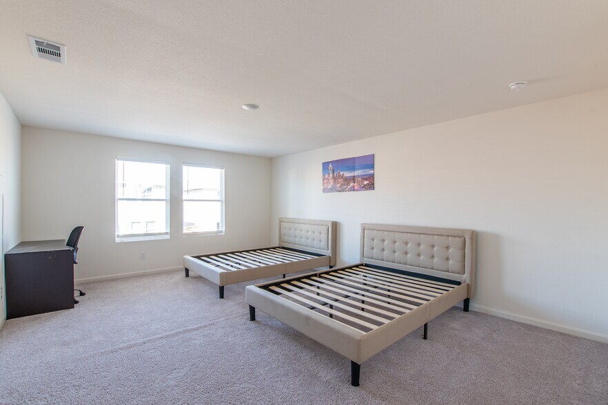 Primary bedroom - 14141 Emeric St