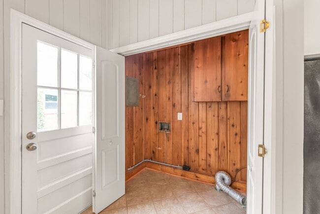 Building Photo - 3 Bedroom Home in South Charlotte