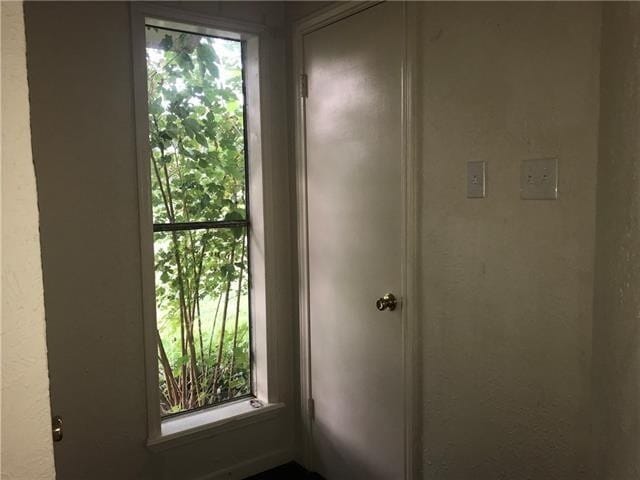 Building Photo - 510 Sunset Dr