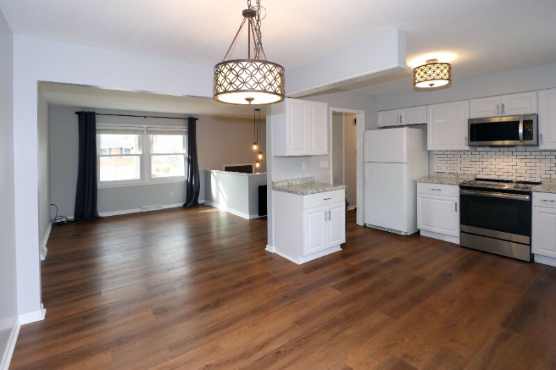 Building Photo - 106 N 1st St