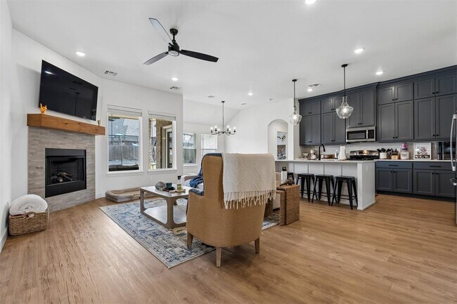 Building Photo - 2232 Los Angeles Ave