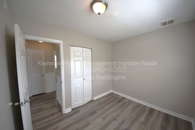 Building Photo - 213 Bassett Ave