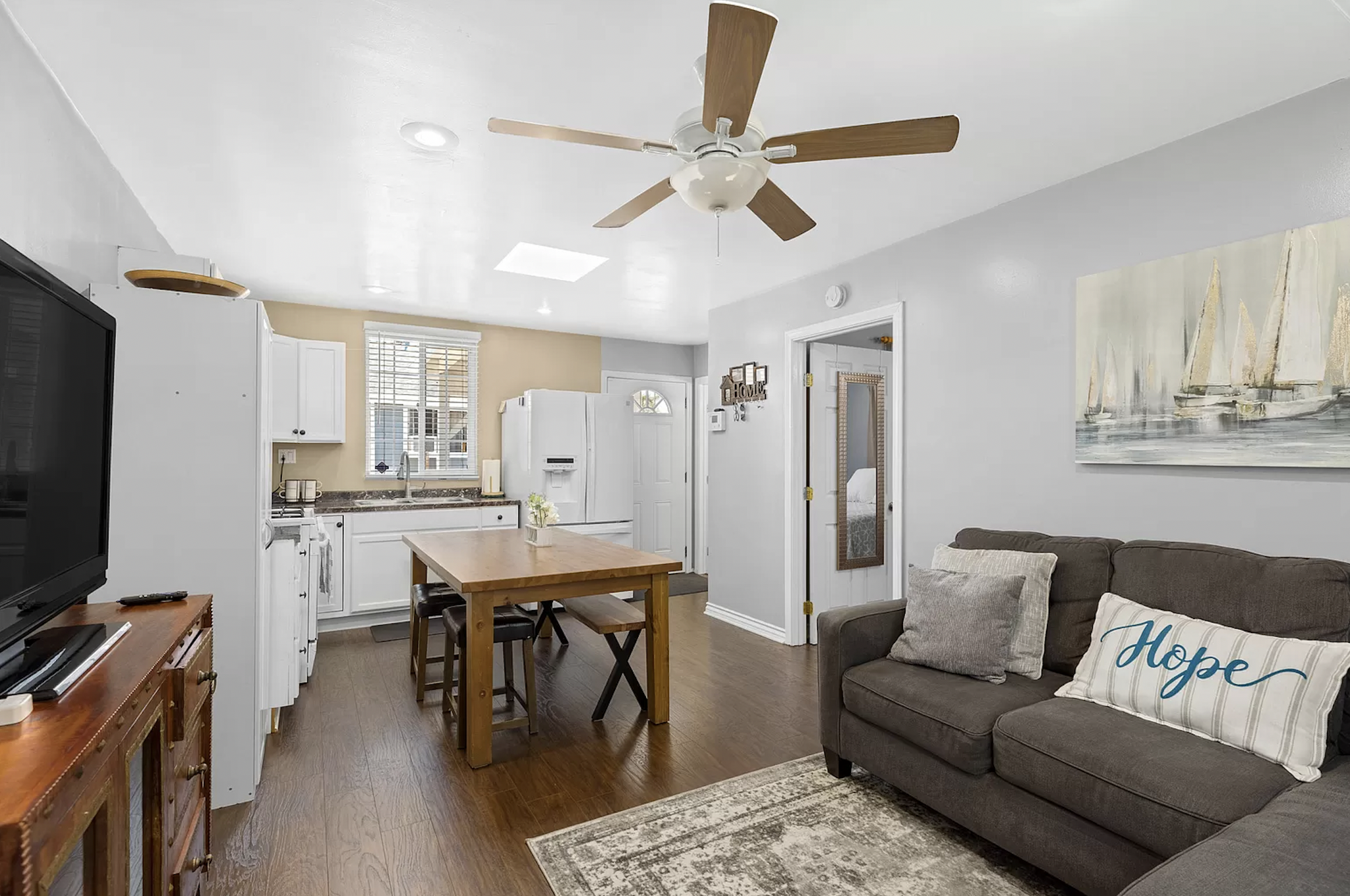 Kitchen + living room - 14174 Osborne St