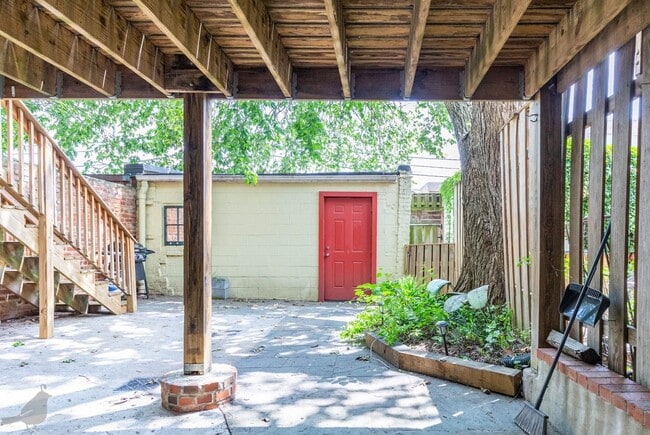 Building Photo - Updated 2BR and 2BA in Columbia Heights C!