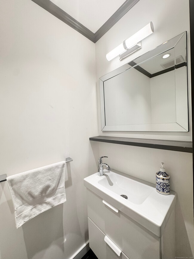 Building Photo - 60 Connecticut Ave