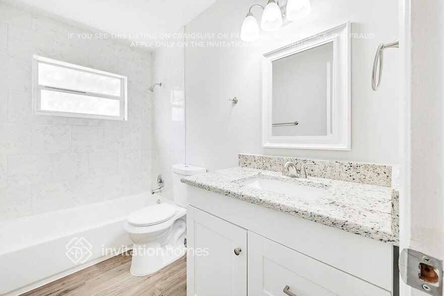Building Photo - 5506 Perrine Dr