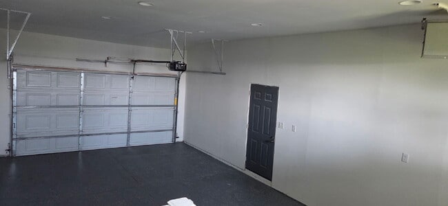 Building Photo - Charming 4-Bedroom Haven with Hardwood Elegance on Main St, New Prague!