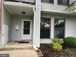 Building Photo - 3D-33D Twin Rivers Dr