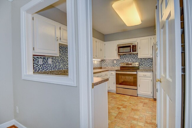 Building Photo - DOWNTOWN NORFOLK TOWNHOUSE