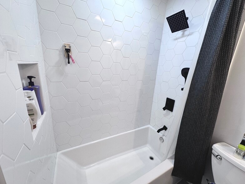 Building Photo - 1427 Parkwood Pl NW