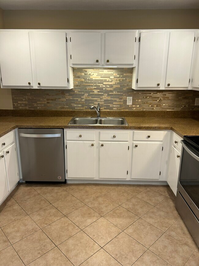 Garbage Disposal - 1687 Brookhouse Cir