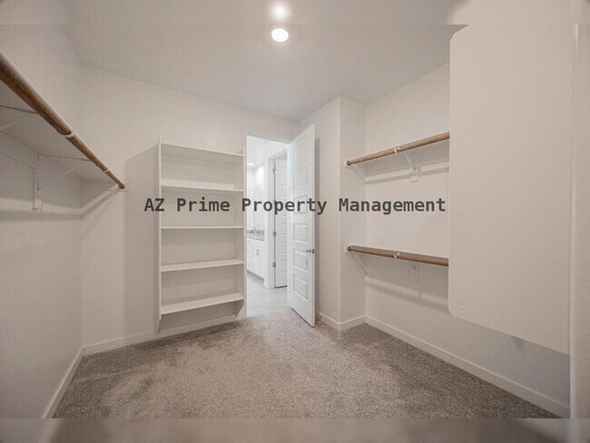 Building Photo - 4607 S 111th Dr