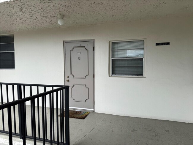 Building Photo - 9235 Lagoon Pl