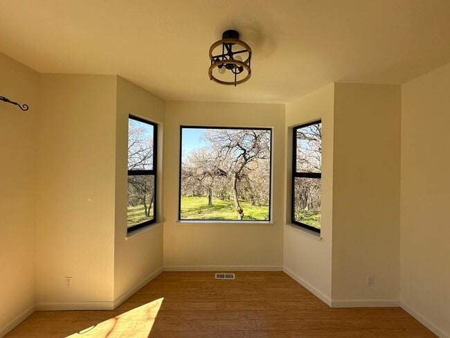 Building Photo - Gorgeous Multilevel 4 Bedroom 2.5 Bathroom Home on Acreage