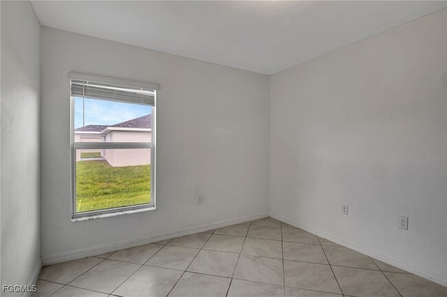 Building Photo - 418 Pickford Ave