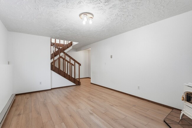 Building Photo - 820 S Liberty Dr