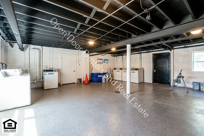 Building Photo - 1823 Griswold Dr