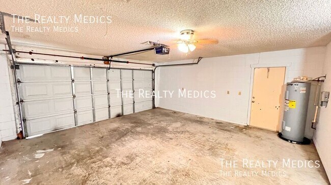 Building Photo - 1630 Fentress Ave