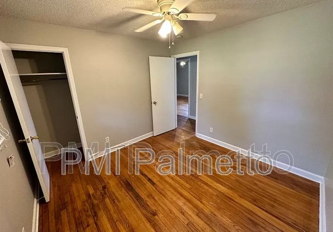 Building Photo - 145 Gala Dr
