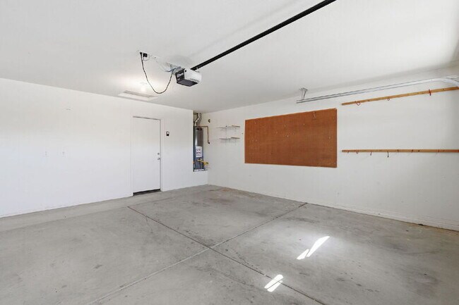 Building Photo - 40310 W Novak Ln