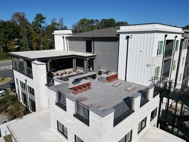 Building Photo - 305 Collins Industrial Way