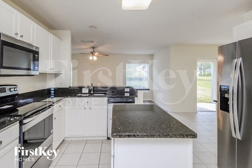 Building Photo - 17006 Falconridge Rd