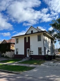 Building Photo - Upper Level 2BR/1BA in Downtown Sioux Falls