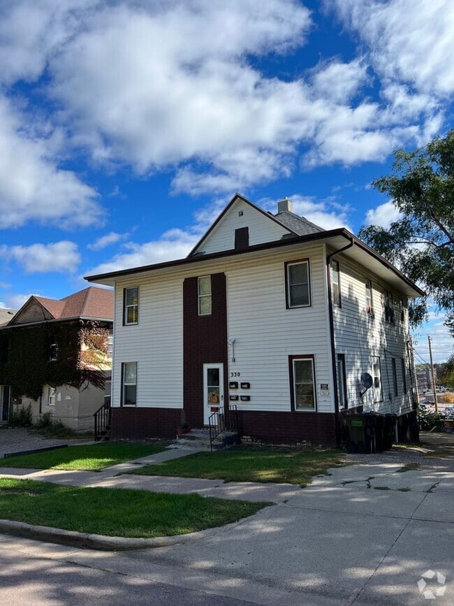 Building Photo - Upper Level 2BR/1BA in Downtown Sioux Falls