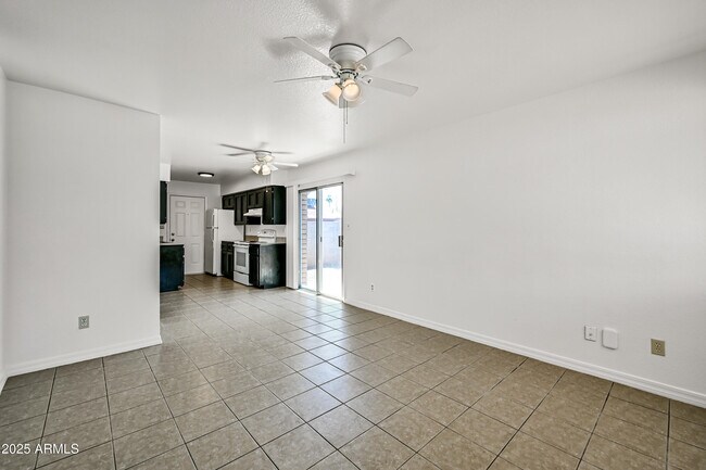 Building Photo - 435 E Vine Ave