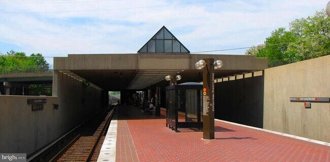 Building Photo - 7759 New Providence Dr