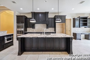 Building Photo - 944 Wilderness Oaks