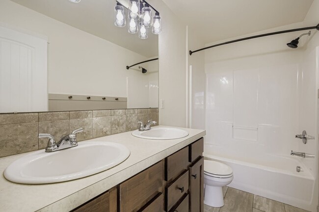 Building Photo - 464 Wind River Dr