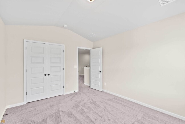 Building Photo - 755 Lakehaven Ln