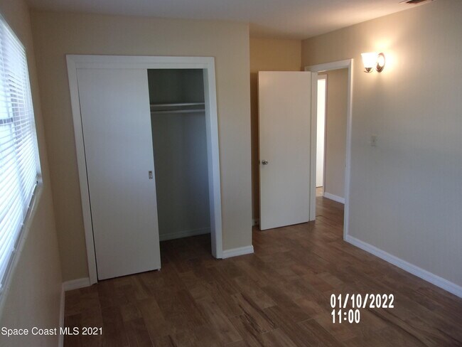 Building Photo - 1105 Myrtle Ln