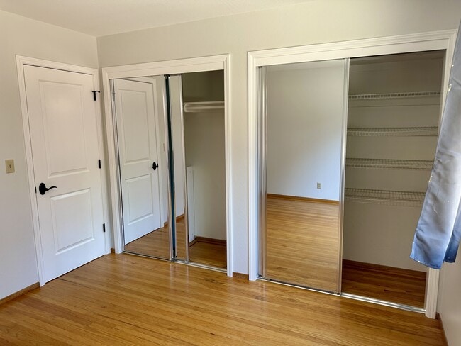 Building Photo - 1633 Honfleur Dr