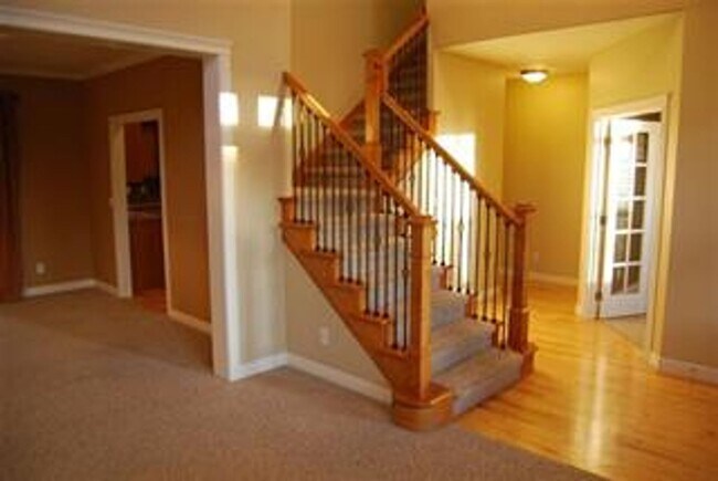 Building Photo - Beautiful Eagle Home