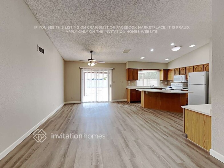 Building Photo - 18432 N 46th Ave