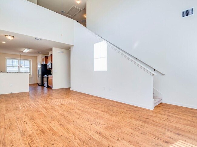 Building Photo - 1620 Bryant Dr