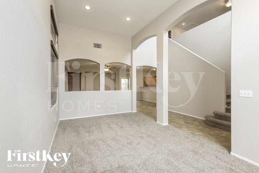 Building Photo - 1031 Dawn Valley Dr