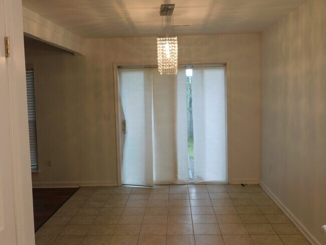 Building Photo - 3bd 2ba home in Mt. Pleasant