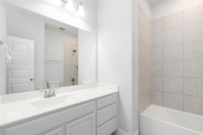 Building Photo - 1303 Gardenia Dr