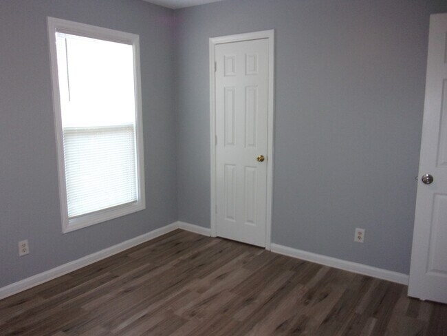 Building Photo - 1956 Doby Dr