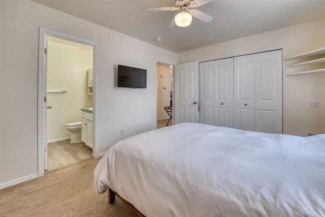 Building Photo - Spacious 4 bed/ 3 bath Hamilton Home